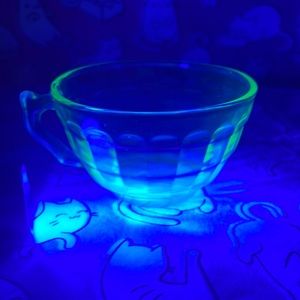 (1) Anchor Hocking Block Optic Uranium Glass Tea Cup